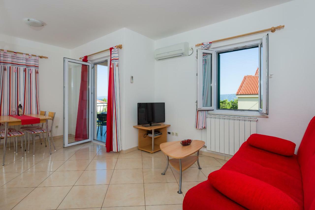 Apartments Villa Vallum Бол Екстериор снимка