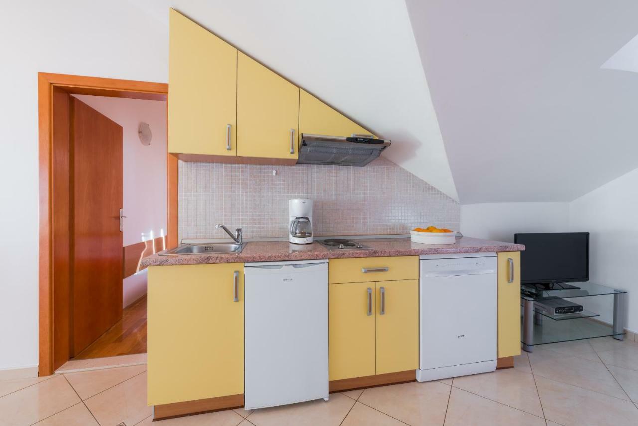 Apartments Villa Vallum Бол Екстериор снимка