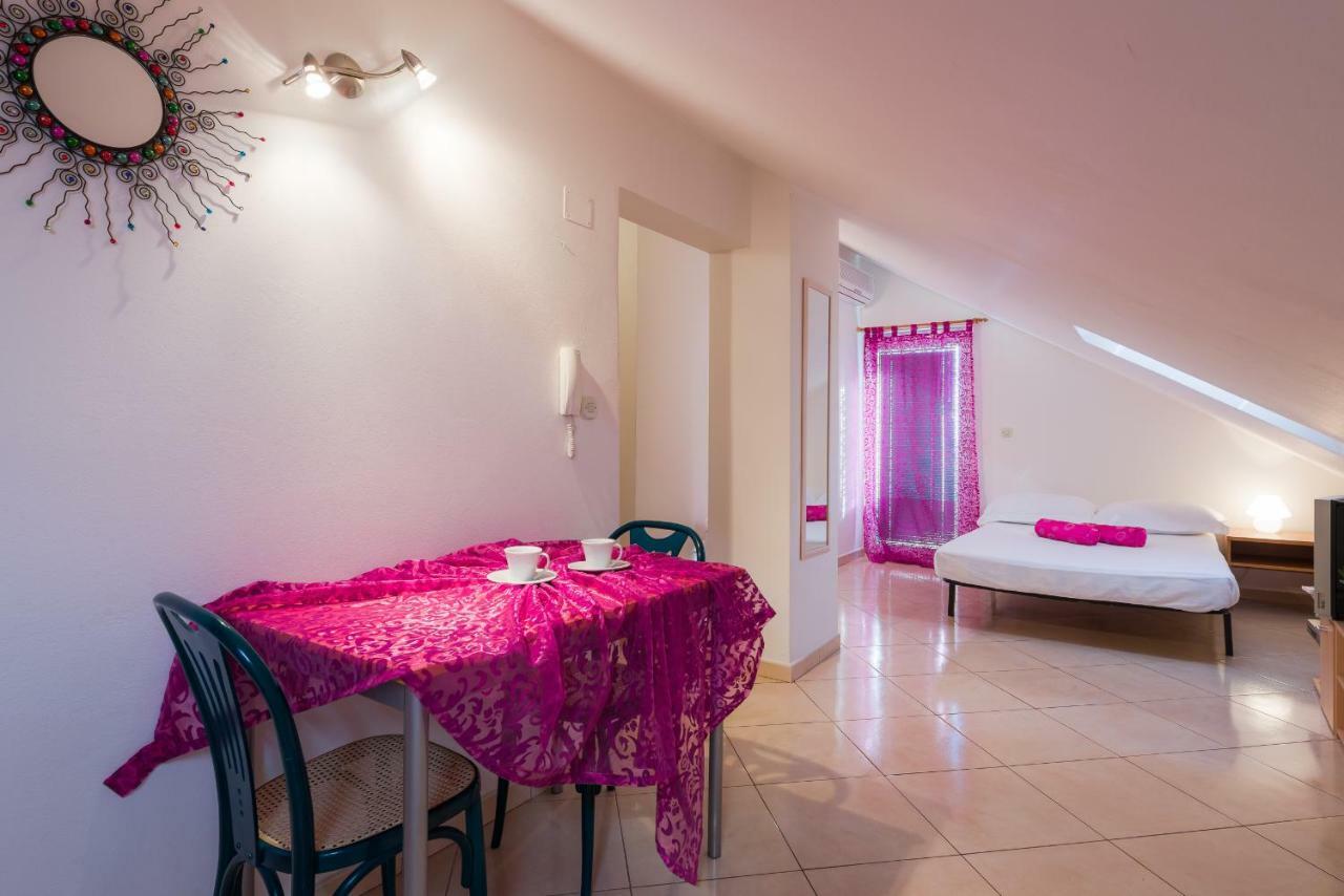 Apartments Villa Vallum Бол Екстериор снимка