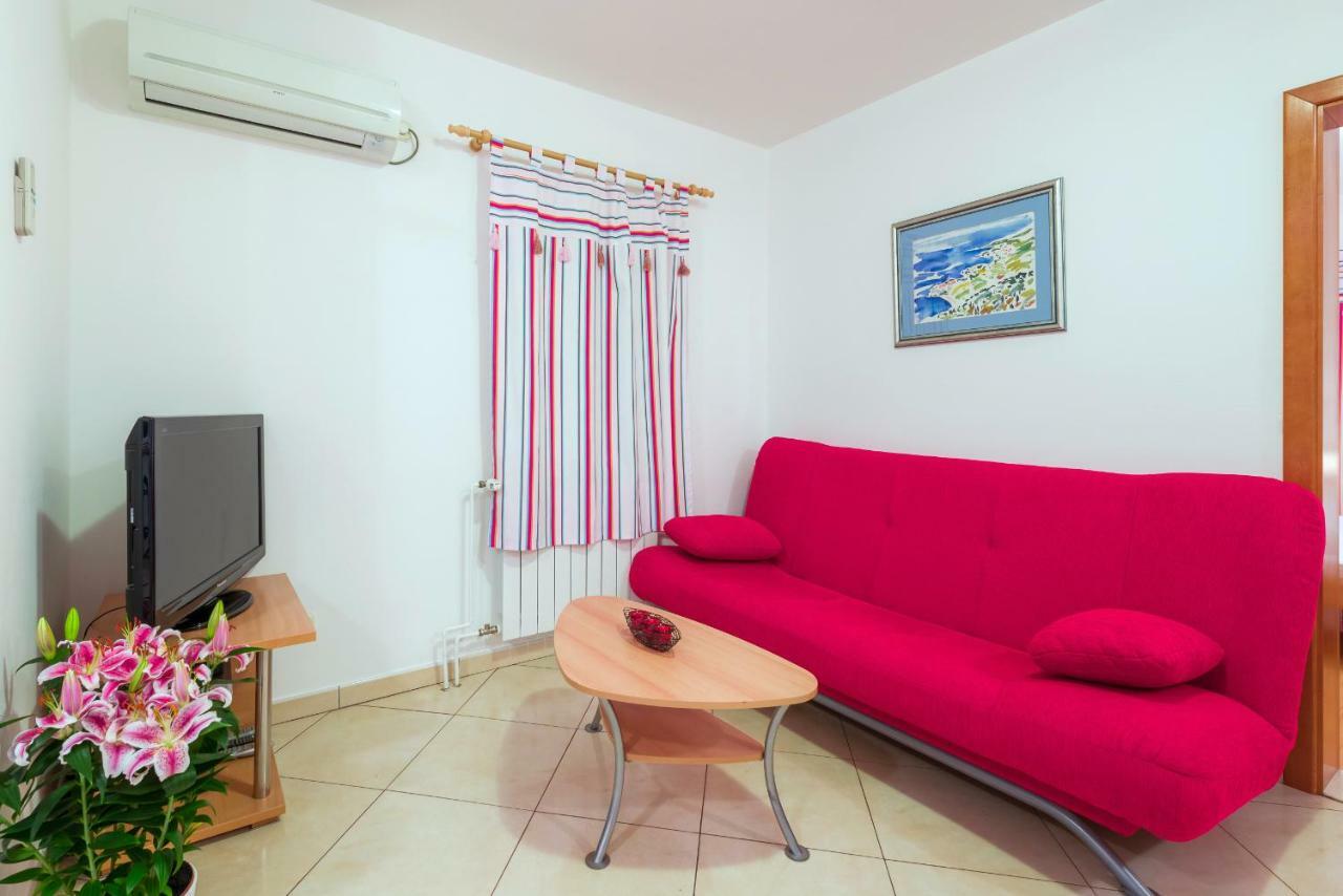 Apartments Villa Vallum Бол Екстериор снимка