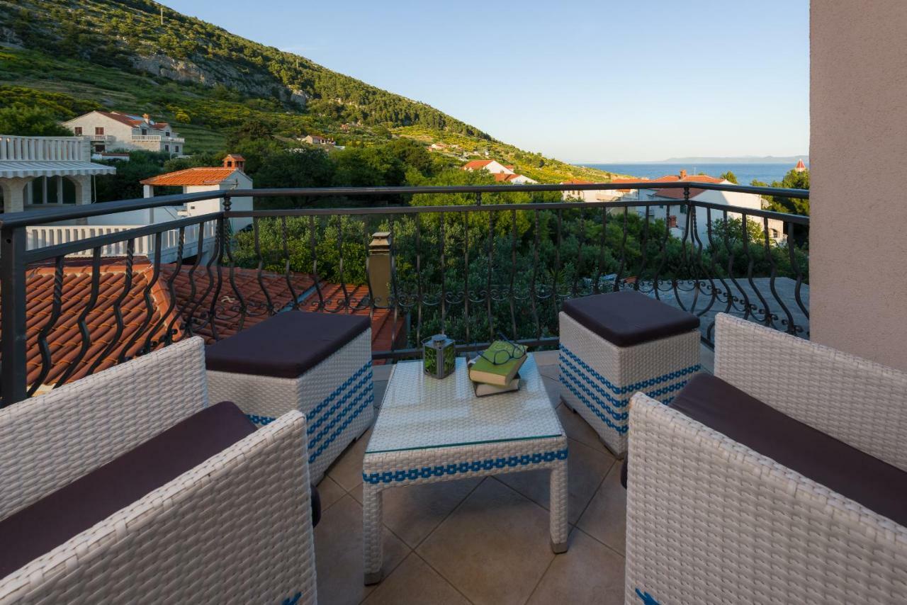 Apartments Villa Vallum Бол Екстериор снимка
