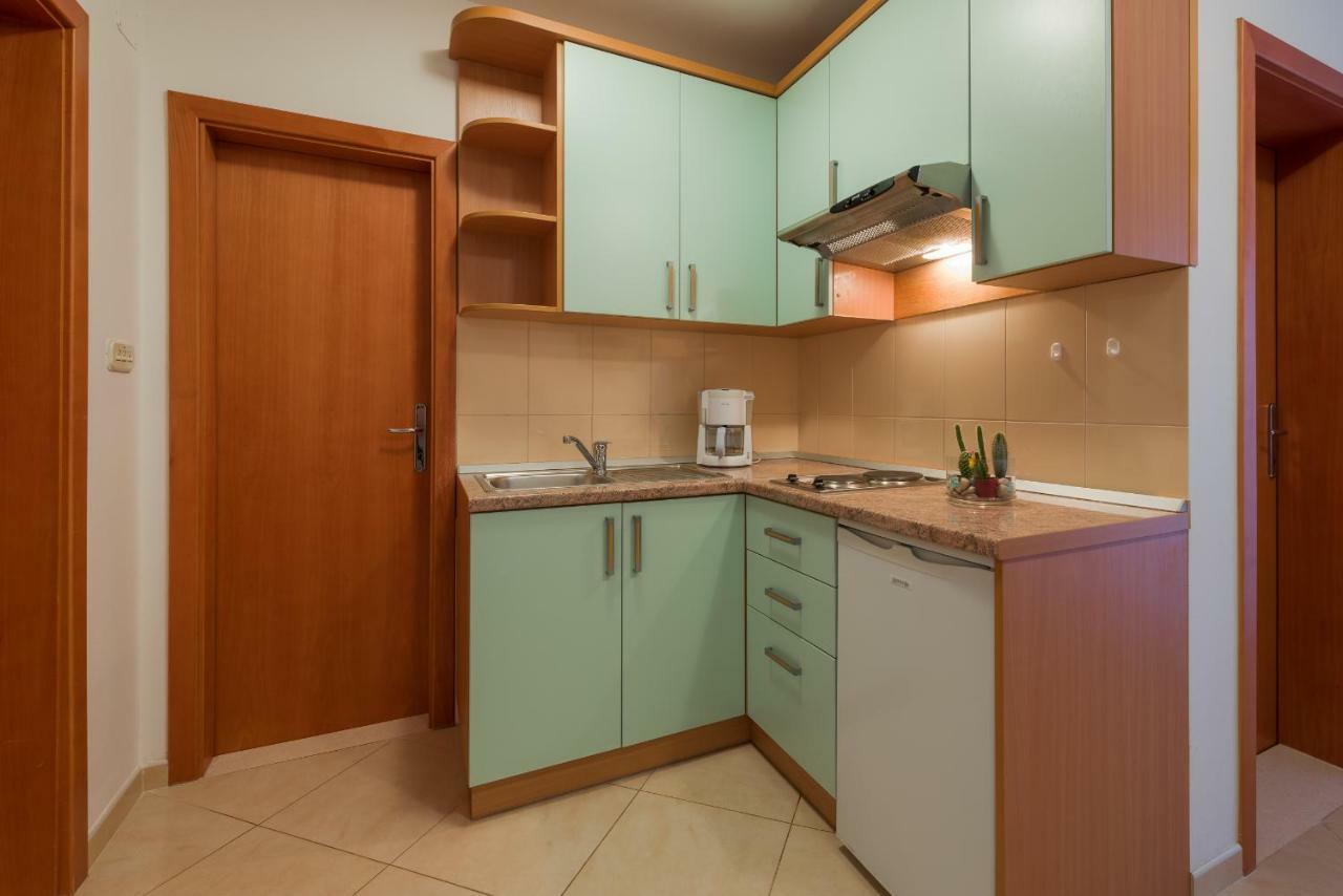 Apartments Villa Vallum Бол Екстериор снимка