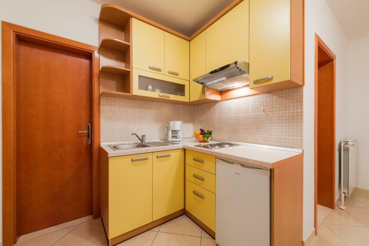 Apartments Villa Vallum Бол Екстериор снимка