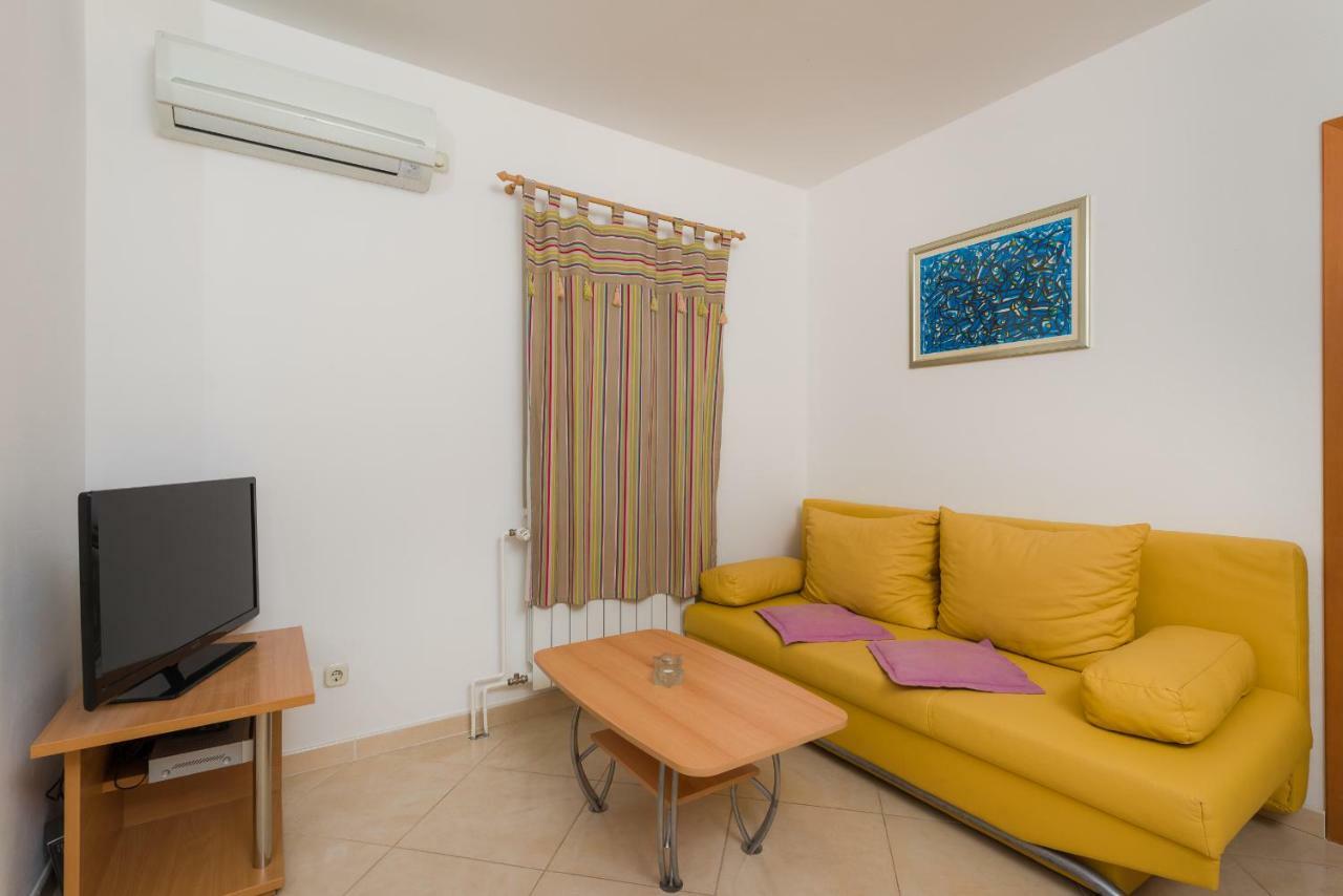 Apartments Villa Vallum Бол Екстериор снимка
