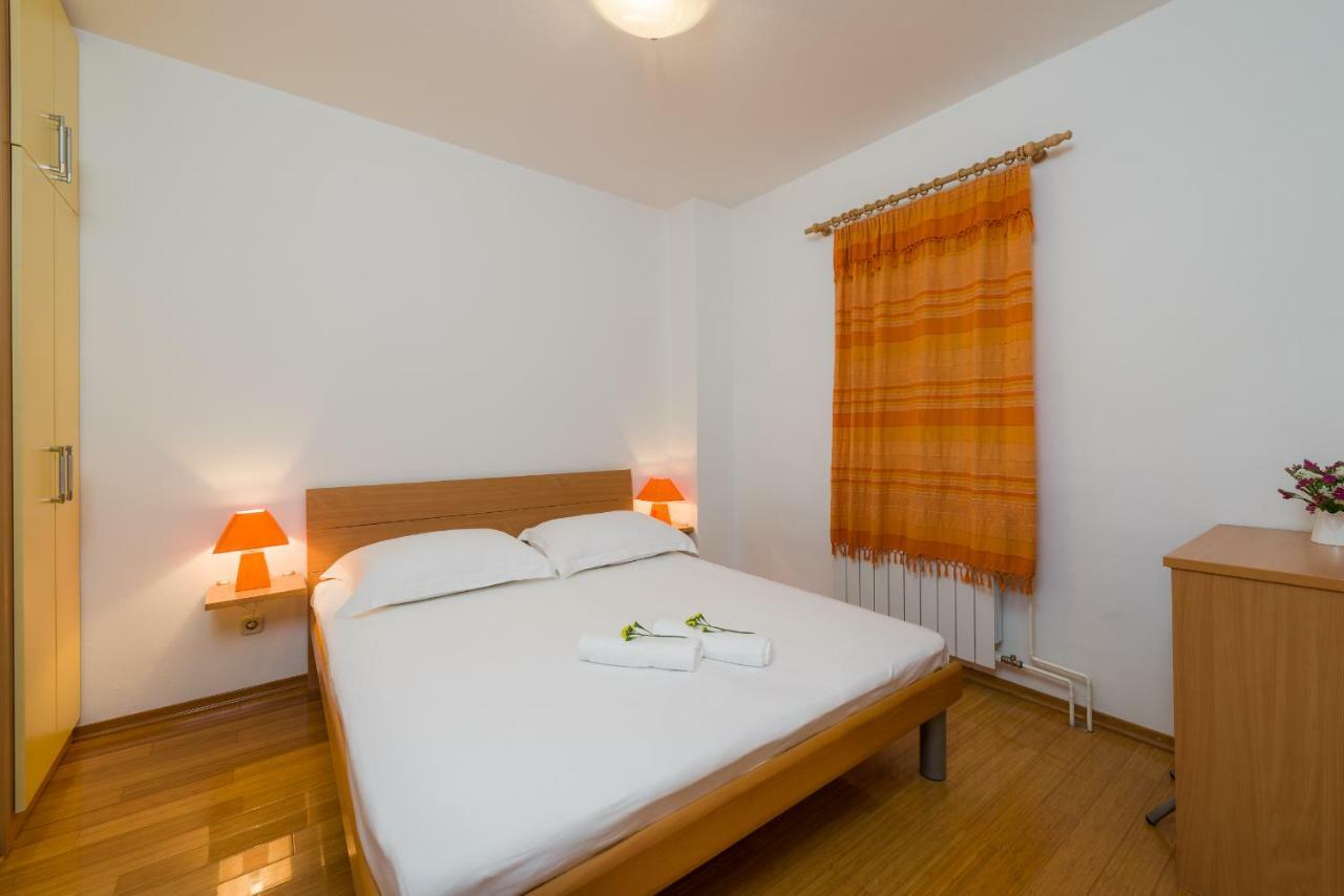 Apartments Villa Vallum Бол Екстериор снимка