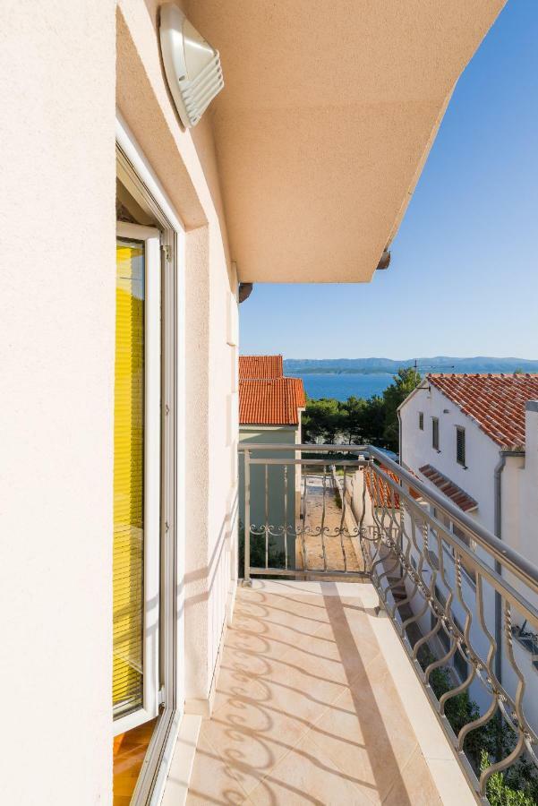 Apartments Villa Vallum Бол Екстериор снимка