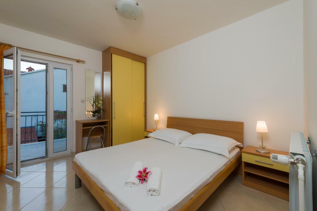 Apartments Villa Vallum Бол Екстериор снимка