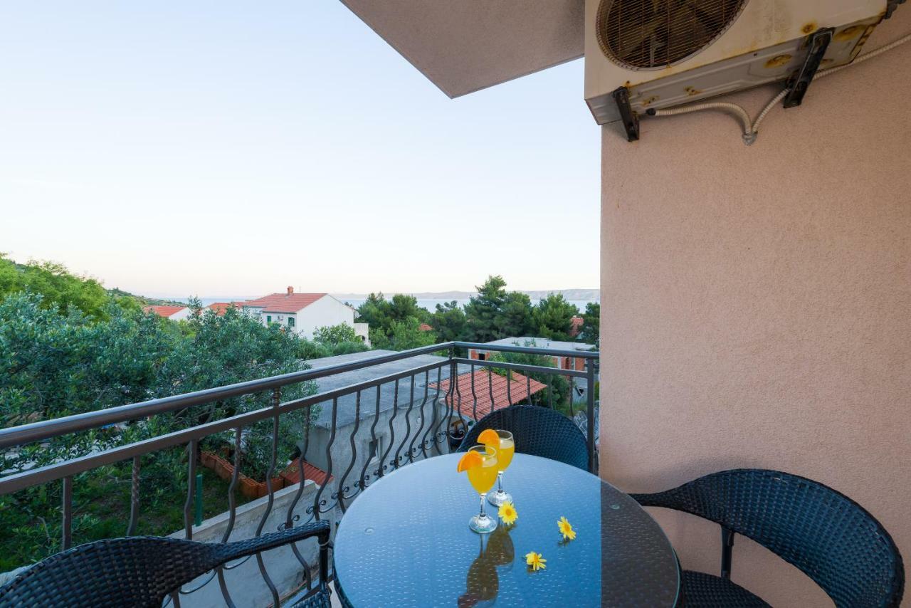 Apartments Villa Vallum Бол Екстериор снимка