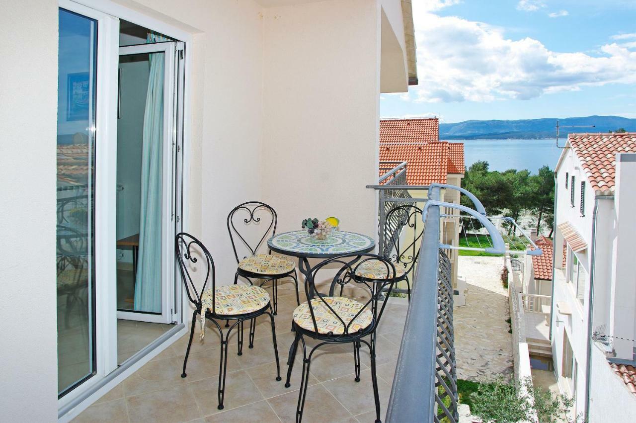 Apartments Villa Vallum Бол Екстериор снимка