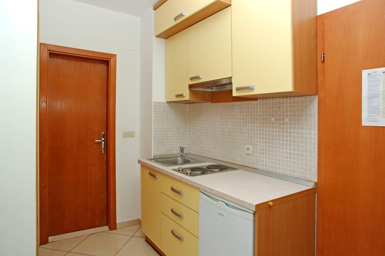 Apartments Villa Vallum Бол Екстериор снимка