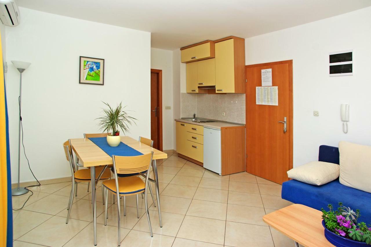 Apartments Villa Vallum Бол Екстериор снимка