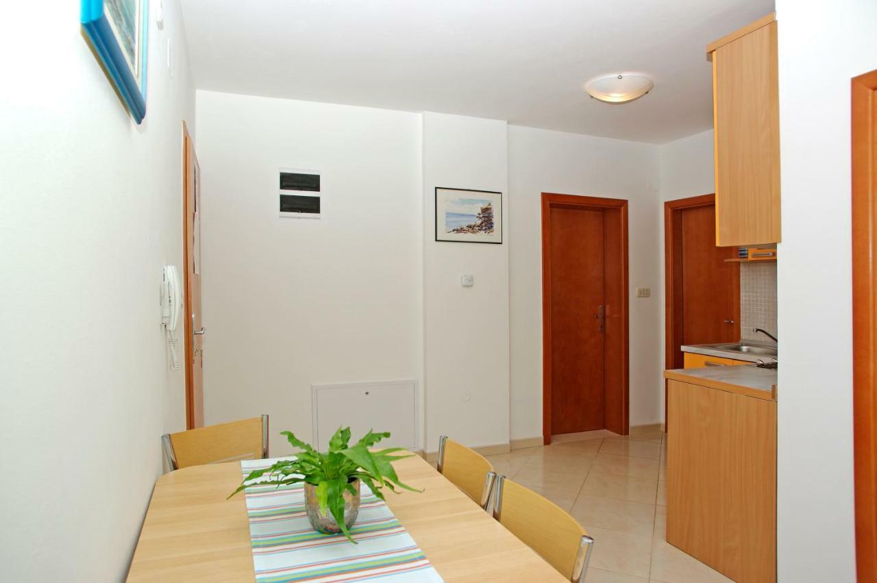 Apartments Villa Vallum Бол Екстериор снимка