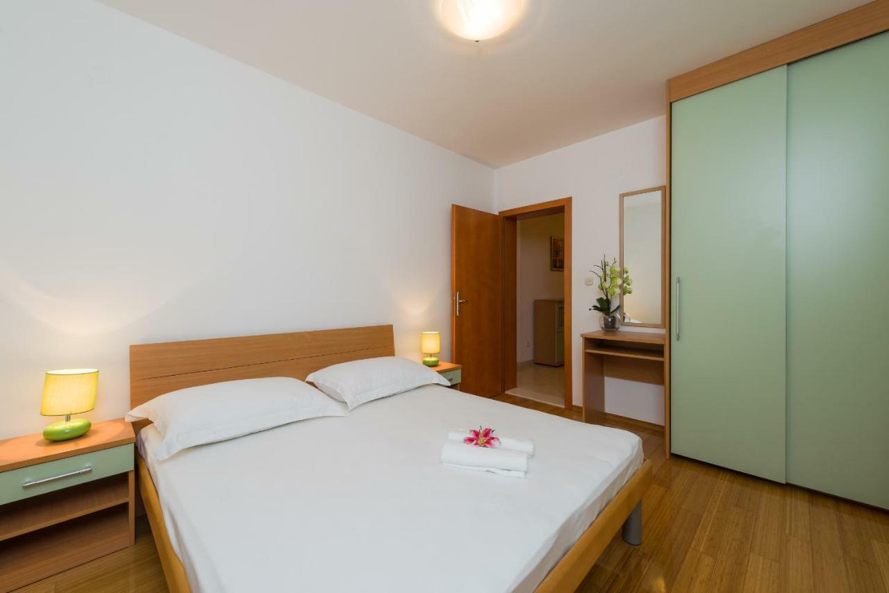 Apartments Villa Vallum Бол Екстериор снимка