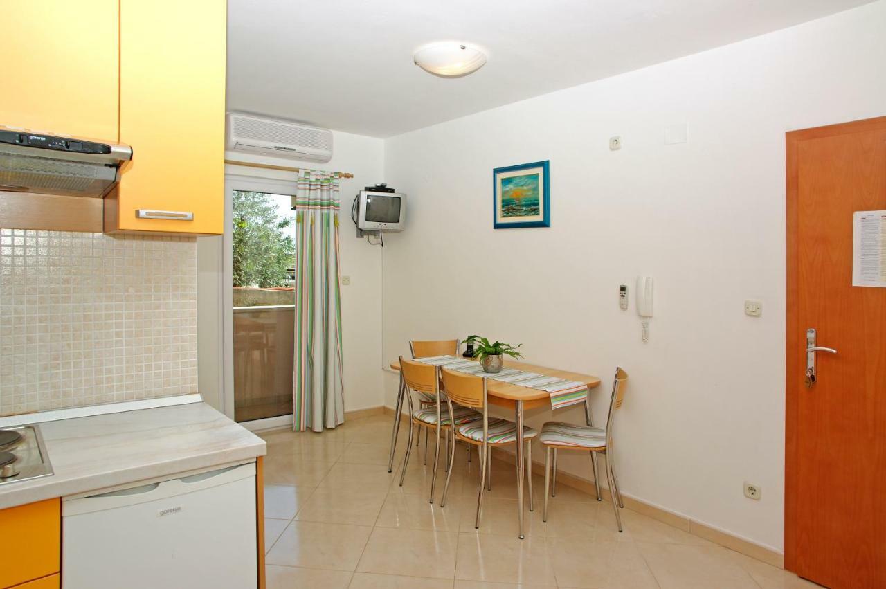 Apartments Villa Vallum Бол Екстериор снимка