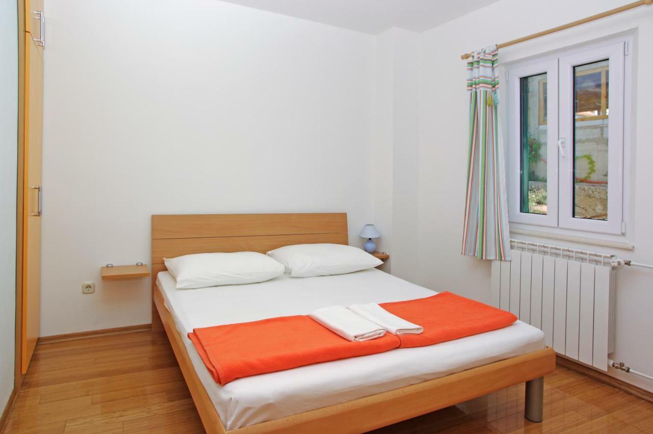 Apartments Villa Vallum Бол Екстериор снимка